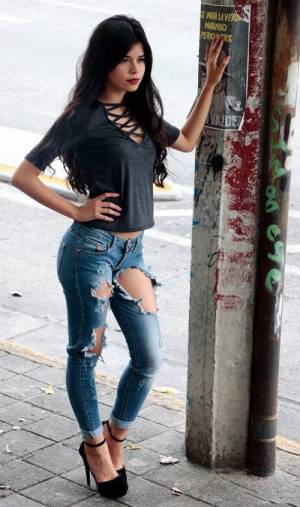 Muy caliente y morbosa, limpia, educada, sin duda.