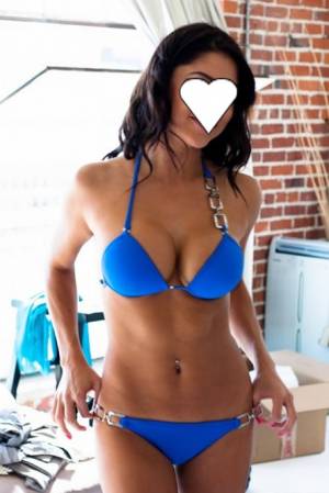 Vanessa con curvas peligrosas dispuesta a satisfac