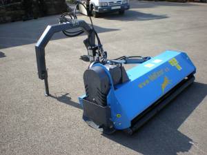 Desbrozadora multifunción desplazable