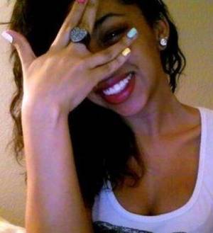 DELGADA FOTOS REALES IMPLICADA