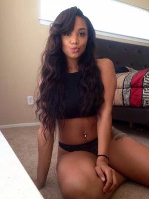 ESA CHICA QUE TU BUSCAS CALIENTE,MORBOSA Y GUARRILLA