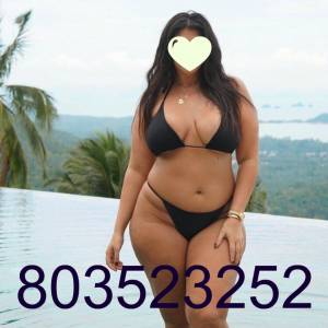 Hermosa estudiante busca un hombre