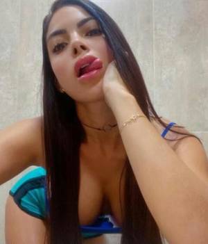 Jenifer , si quieres jugar un rato, disfrutar!