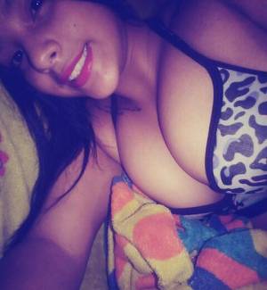 _--_ESTOY SOLA EN CASA BUSCO TENER SEXO-__-
