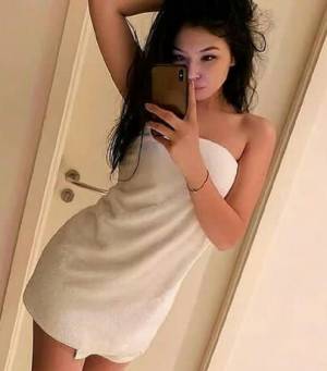 UNIVERSITARIA AMATEUR - PAJA TELEFONO