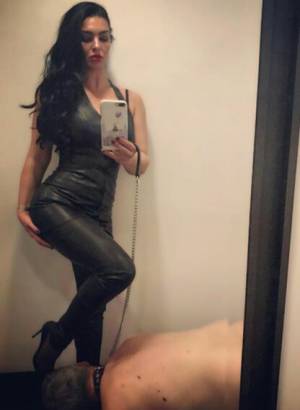 me excita la humillación verbal y la dominación
