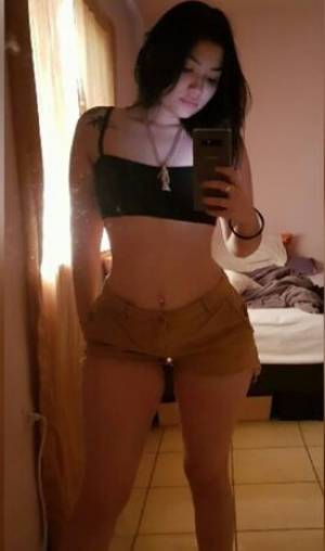 EVA, TU MUÑEQUITA CALIENTE