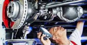 Se buscan mecanicos de coches