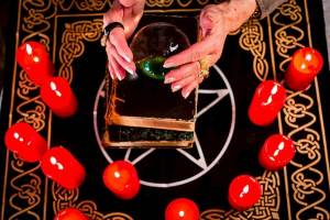 Varina 	Leo tu destino como ninguna , soy auténtica vid