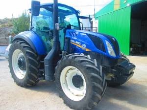 TRACTOR NEW HOLLAND T5 120