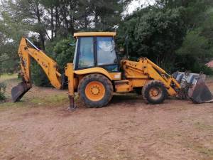 RETROEXCAVADORA MIXTA M542