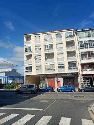 Vendo piso 3 habitaciones 1 baño con ascensor