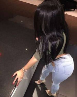MORENAZA LATINA DISPONIBLE