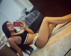 Soy una chica universitaria 100 % real,