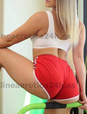Médica ninfomana, en el sexo a tope - 29 años