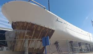 Casco pesquero PESCA ARRASTRE sin terminar de construir