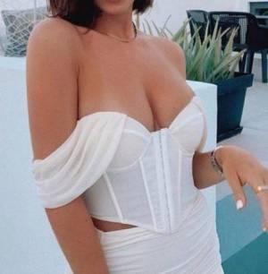 soy una chica fiesteira muy divertida y cachonda