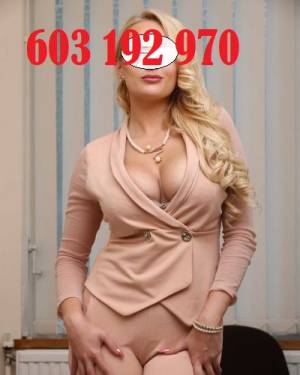 Enfermera, busco tener sexo ahora sin dinero a cambio!