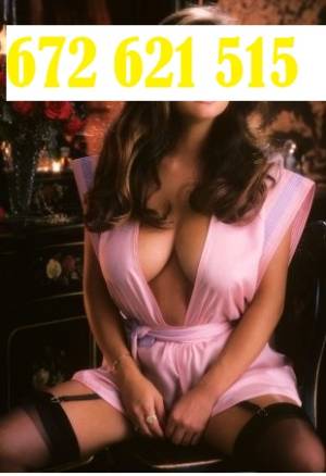 Empresaria SENSUAL Y ADICTA AL SEXO