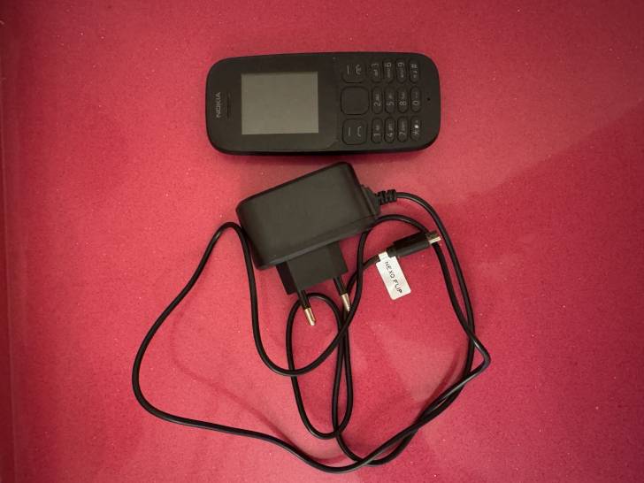 Se vende Nokia 105